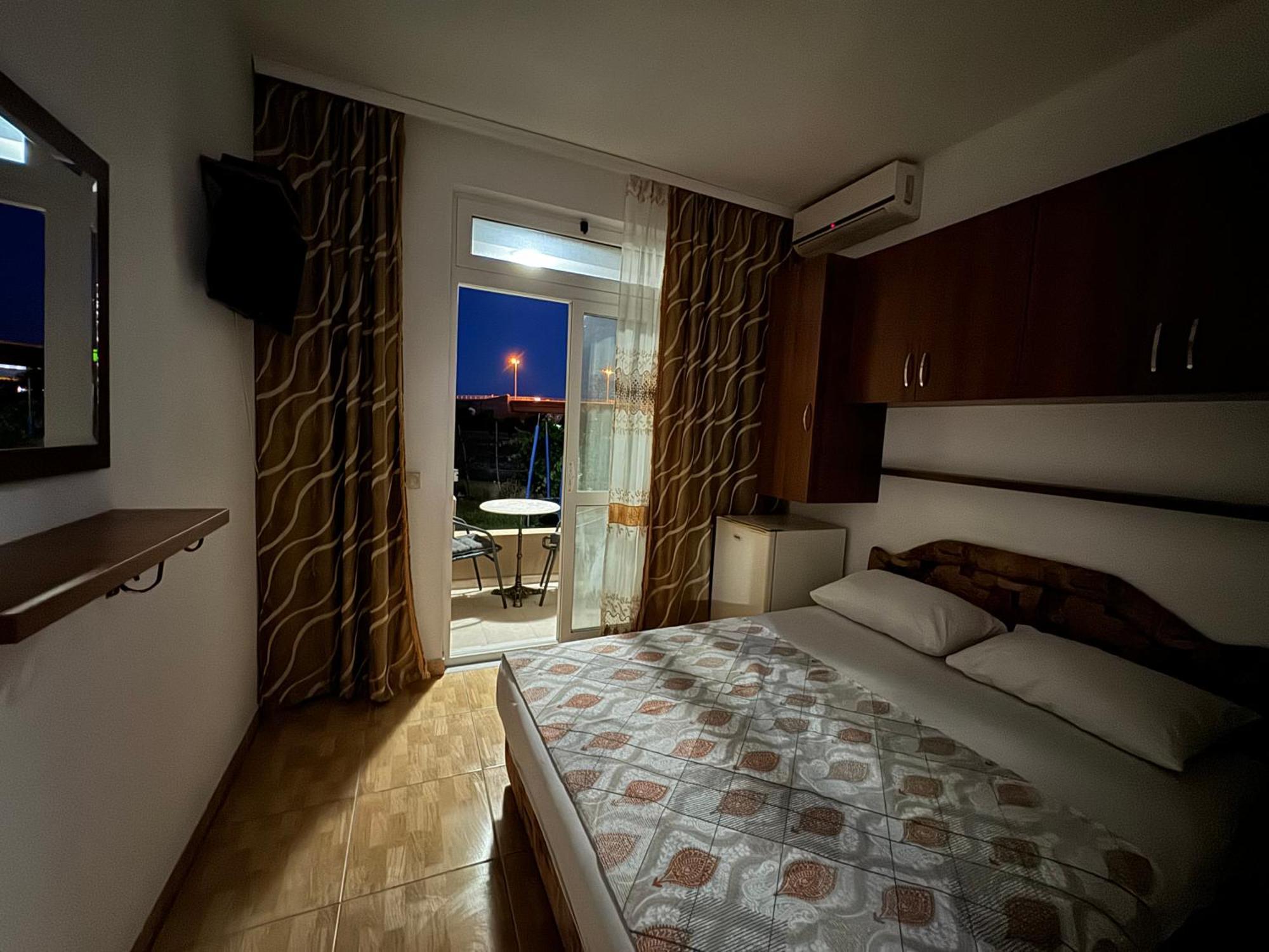 Apartments Cobi Ulcinj Exterior photo