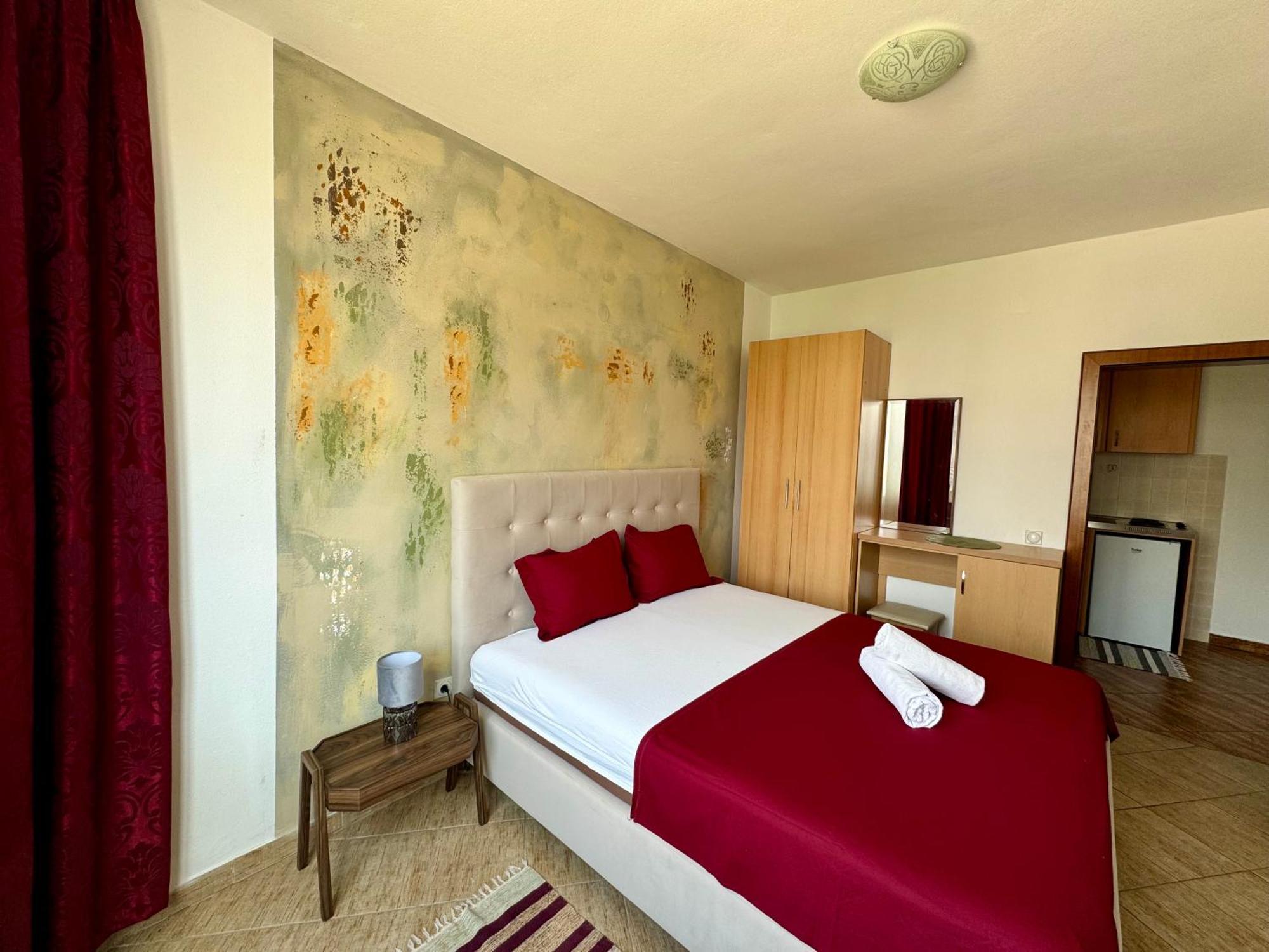 Apartments Cobi Ulcinj Exterior photo