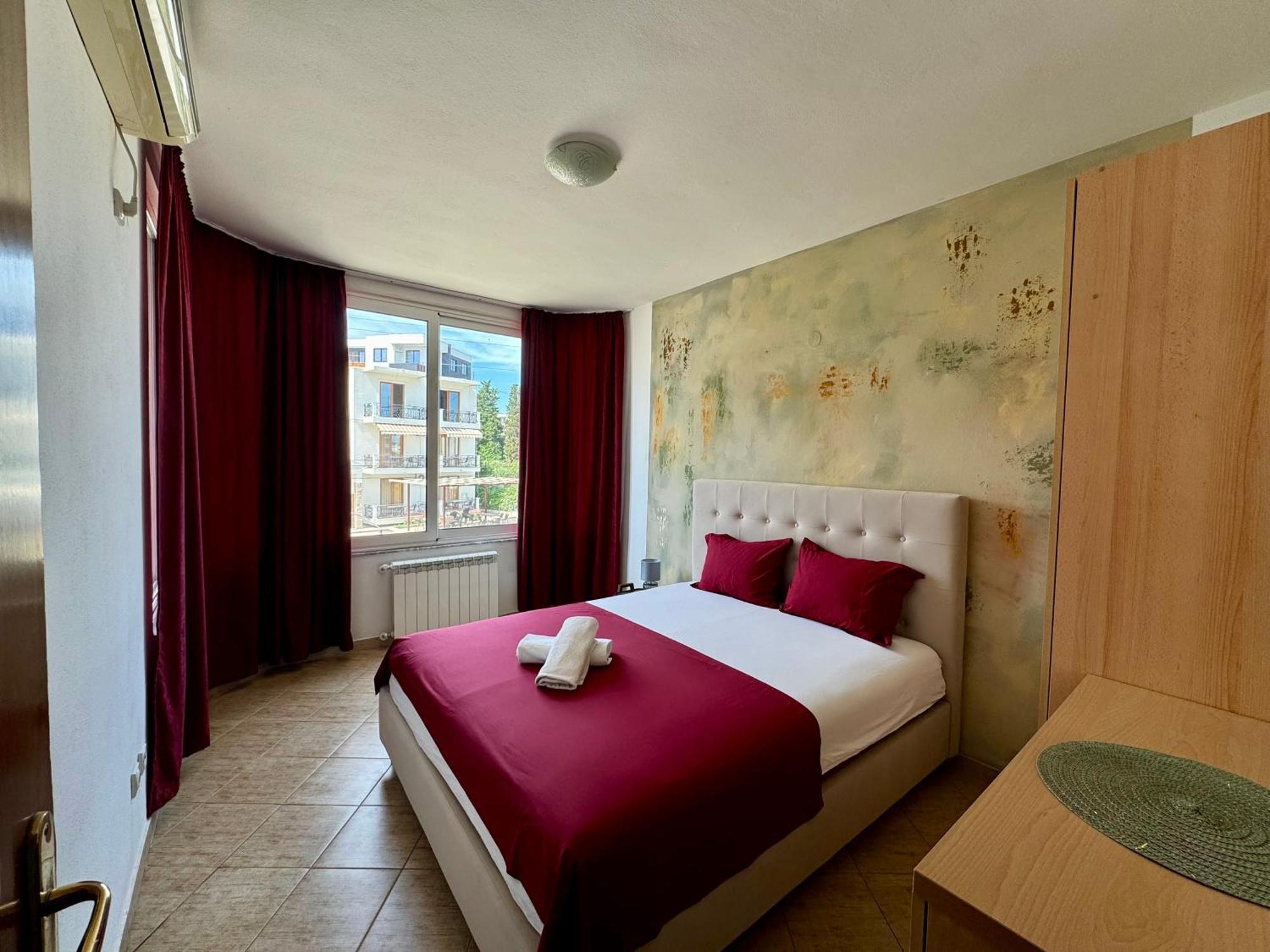 Apartments Cobi Ulcinj Exterior photo